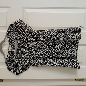 Banana republic silk short sleeve blouse size medium tan black dots